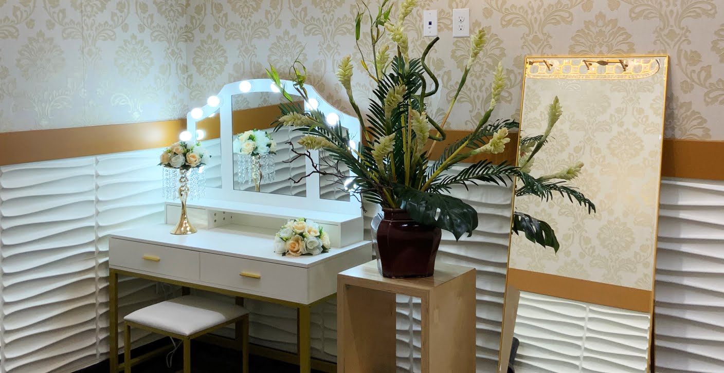 Dressing Room 01
